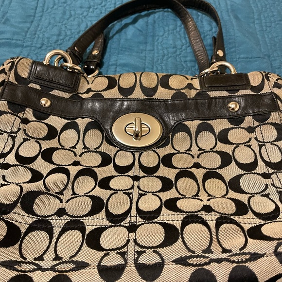 Vintage Coach Purse. - Picture 2 of 5